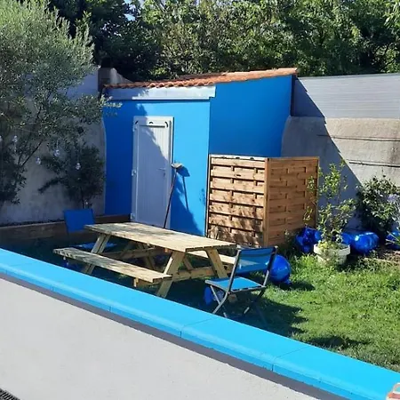 La Moustache Bleue Bouin (Vendee)