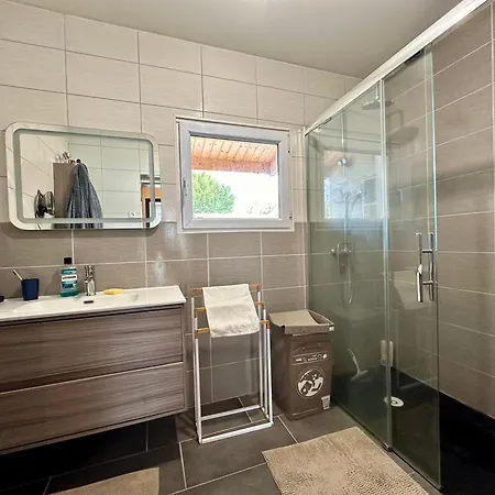 לינה וארוחת בוקר La Moustache Bleue