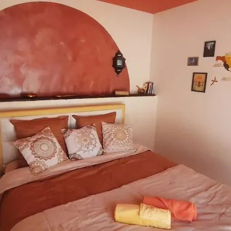 La Moustache Bleue לינה וארוחת בוקר Bouin (Vendee)