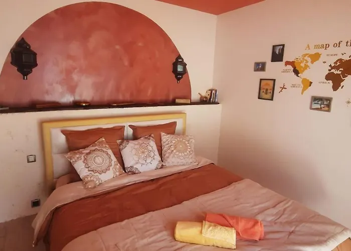 La Moustache Bleue Couette-café Bouin (Vendee)